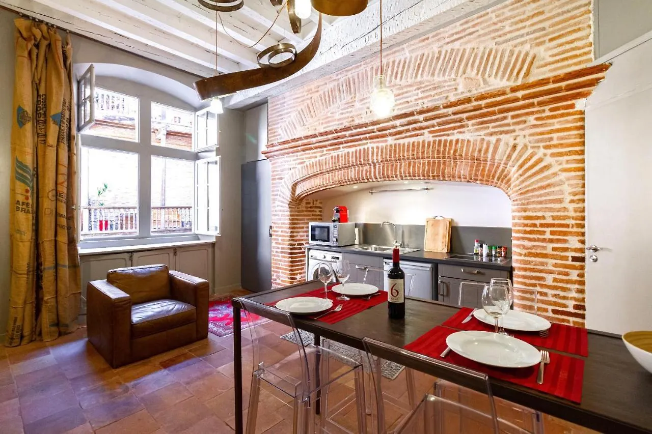 Duplex Climatise Dans Un Monument Historique contacts
